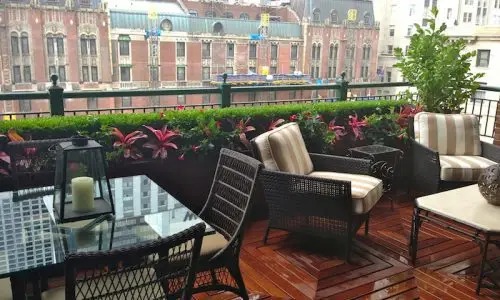 Tête-à-tête - Chicago Roof Deck Project
