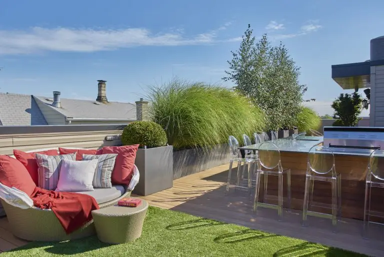 Sophisticated Family Retreat - Chicago Roof Deck Project