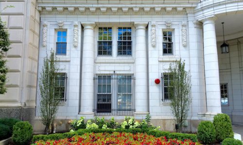 Lake Shore Drive Living - Chicago Landscaping Project