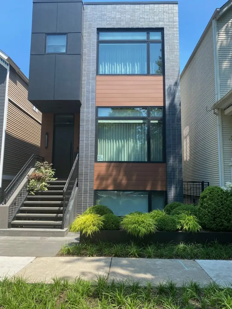 Chicago Grade Level Yard Design