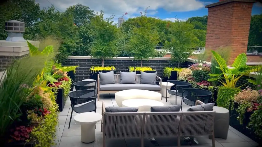 Freemont - Botanical Concepts Chicago Roof Deck Builders - Rooftop Deck Design